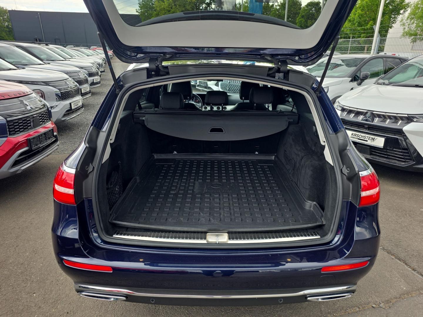 Mercedes-Benz E 220 d T Avantgarde Multibeam Navi Kamera Park