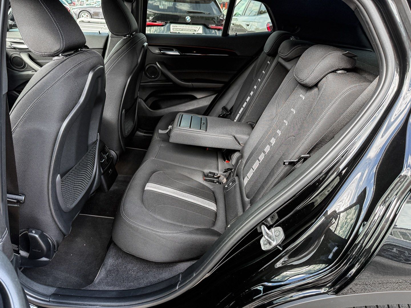 BMW X2 sDrive18i RFK + NAVI + LED + PDC + DAB + UVM. foto 17