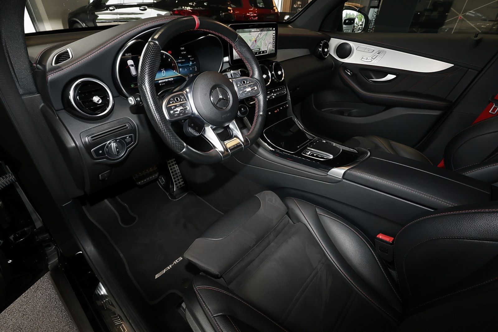 Mercedes-Benz GLC 43 AMG 4M KAMERA+MEMORY+DISTRO+TOTWINKEL+20" foto 9