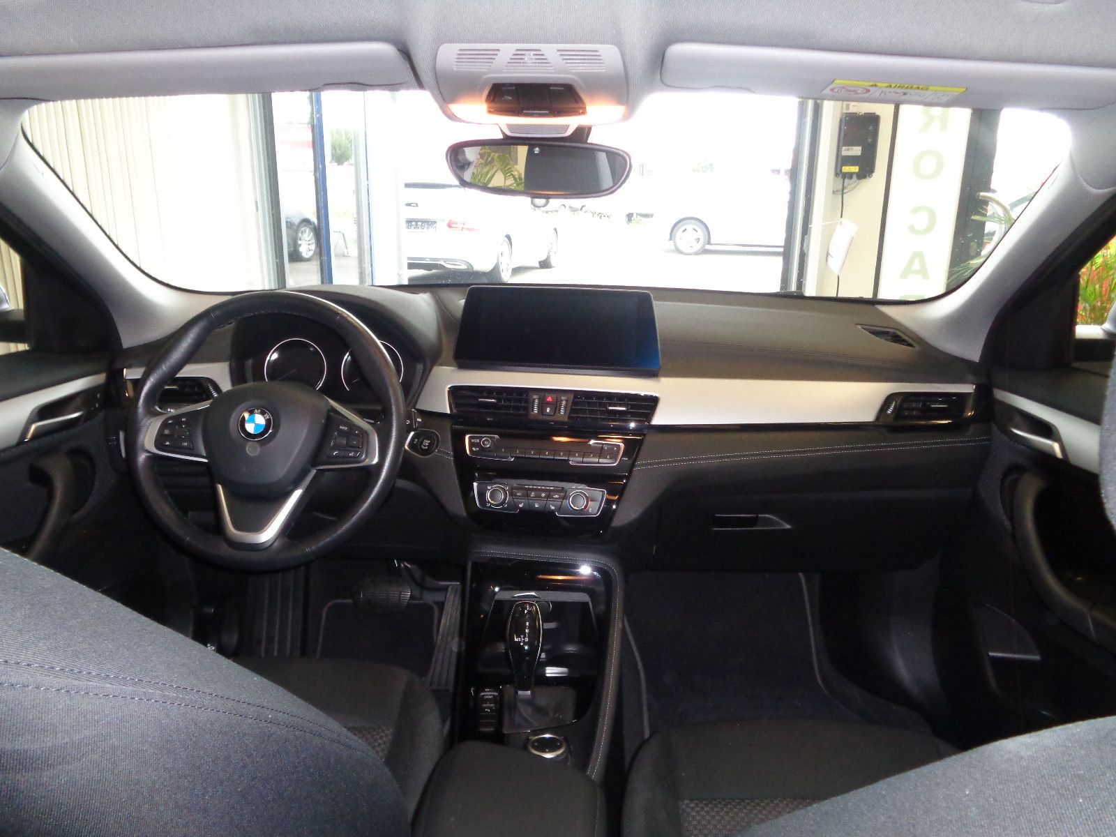 Fahrzeugabbildung BMW X2 sDrive 18 i /LED/NAVI/KAMERA