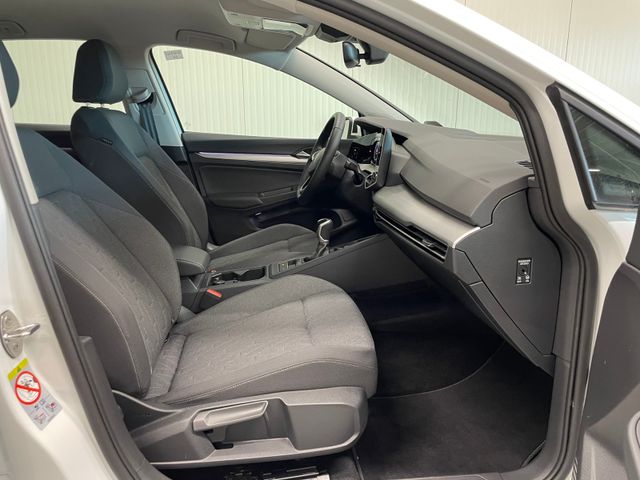 Golf VIII Life 1.5 TSI LED KAM SHZ ACC