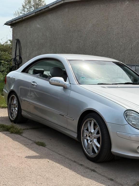 Mercedes-Benz CLK 320