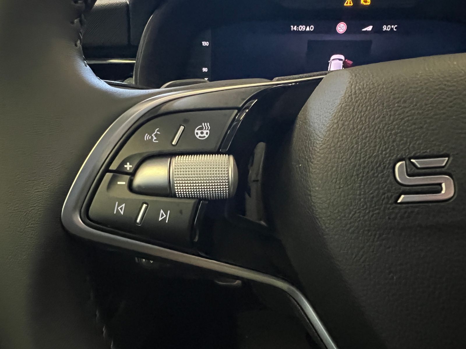 Fahrzeugabbildung SKODA Scala Tour 1.0 TSI DSG *Matrix-LED, Navi, Sitzhz