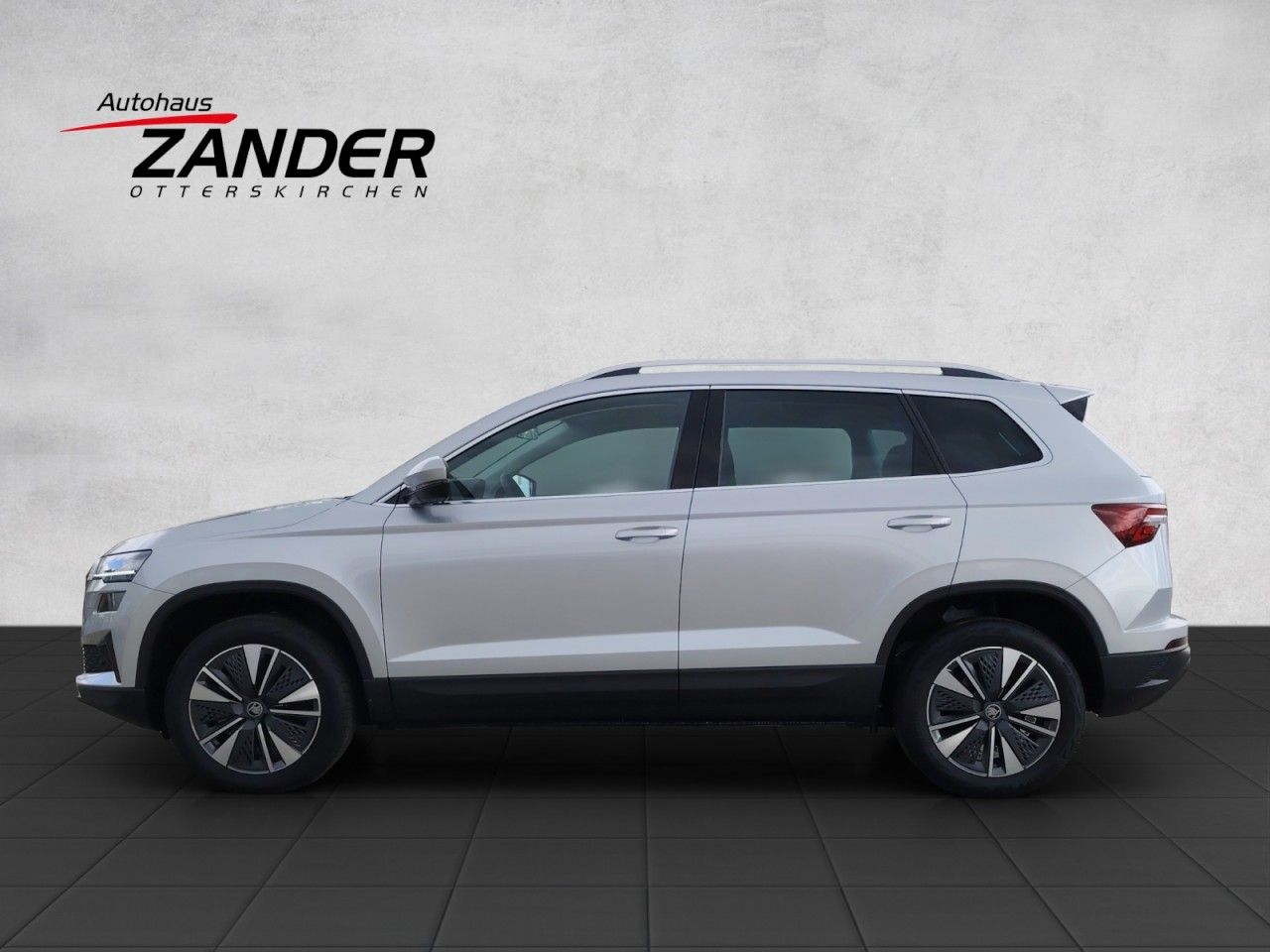 SKODA Karoq Selection Style TSI DSG – 5 Jahre Garantie - Bild 4