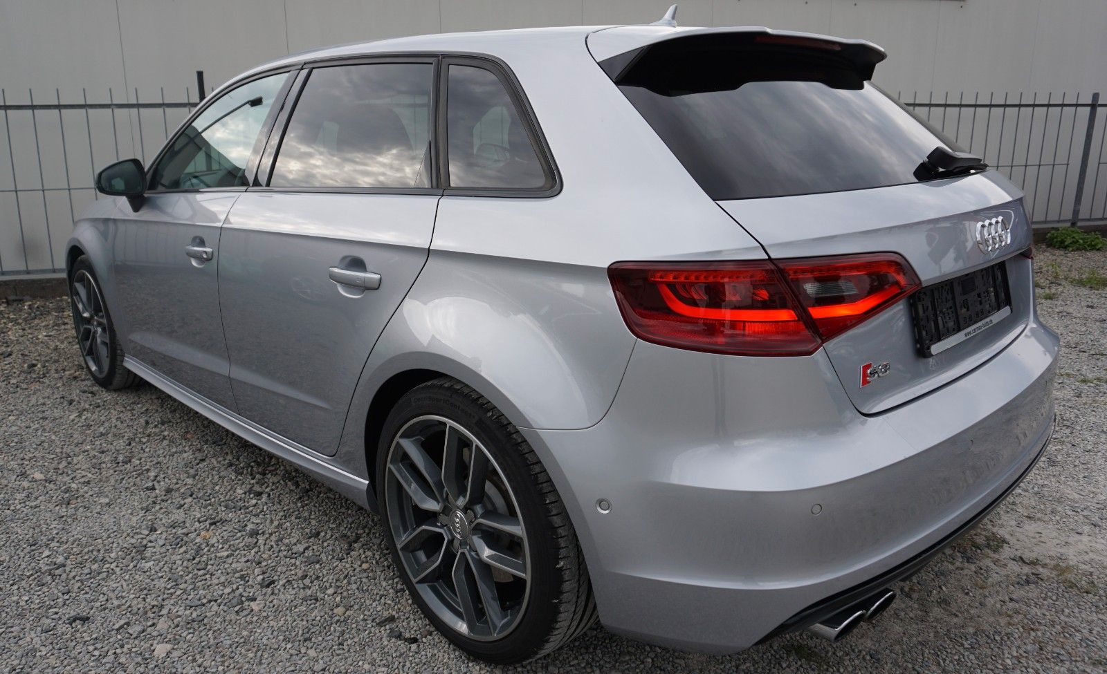 Fahrzeugabbildung Audi S3 Sportback 2.0 TFSI quattro, Leder, Navi, B&O