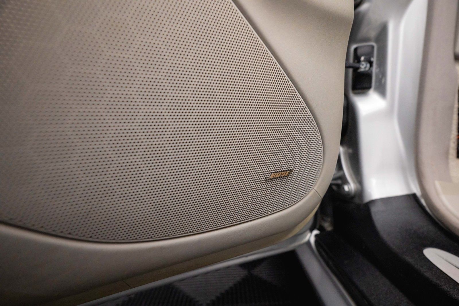 Fahrzeugabbildung Mercedes-Benz SL 500 AMG Paket *Facelift*ABC Sport*TÜV NEU*