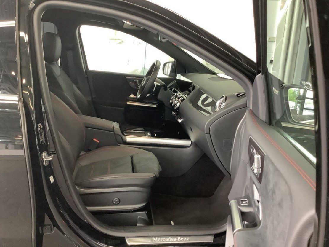Fahrzeugabbildung Mercedes-Benz B220d AMG Prem+ AHK Pano HUD Memo MLED 360°DISTR