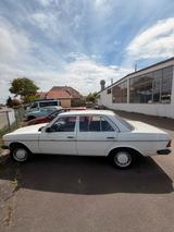 Mercedes-Benz Mercedes 200D w123 - Mercedes-Benz 200: D W123