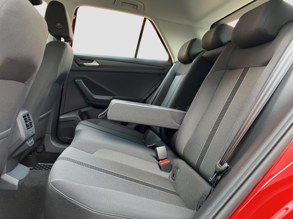 Fahrzeugabbildung Volkswagen T-Roc 1.5 TSI Life SITZH*NAVI*LED*KLIMAAUT*SITZH