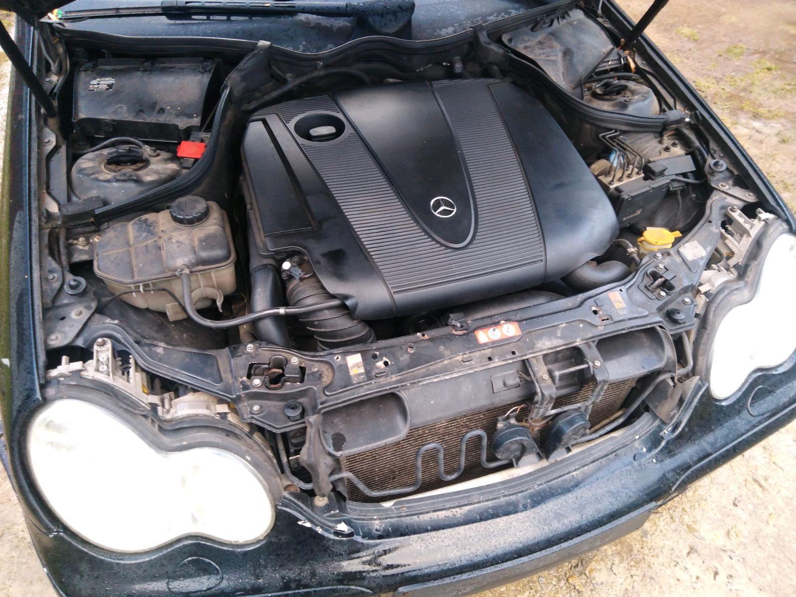 Mercedes-Benz C220 2004 — вигляд ззаду