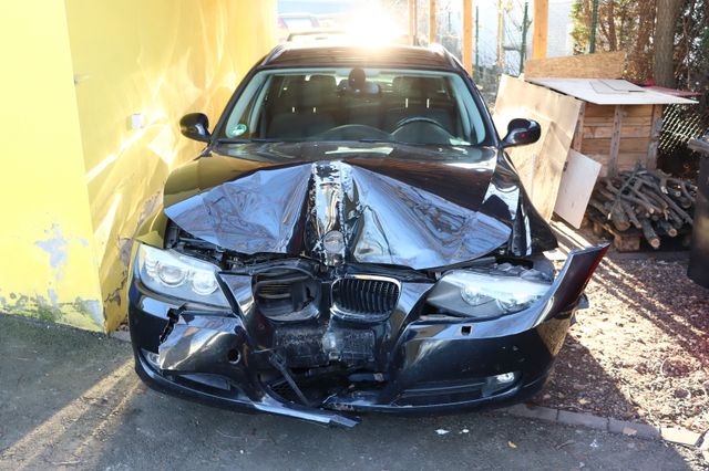 BMW 318 i Touring * Xenon * SHZ * Navi