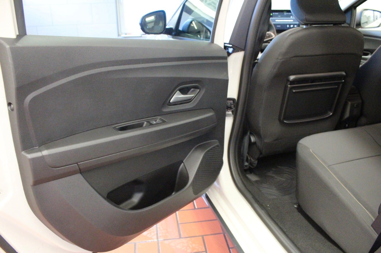 Fahrzeugabbildung Dacia Jogger Hybrid 155 Extreme 5-Sitzer MY 2026