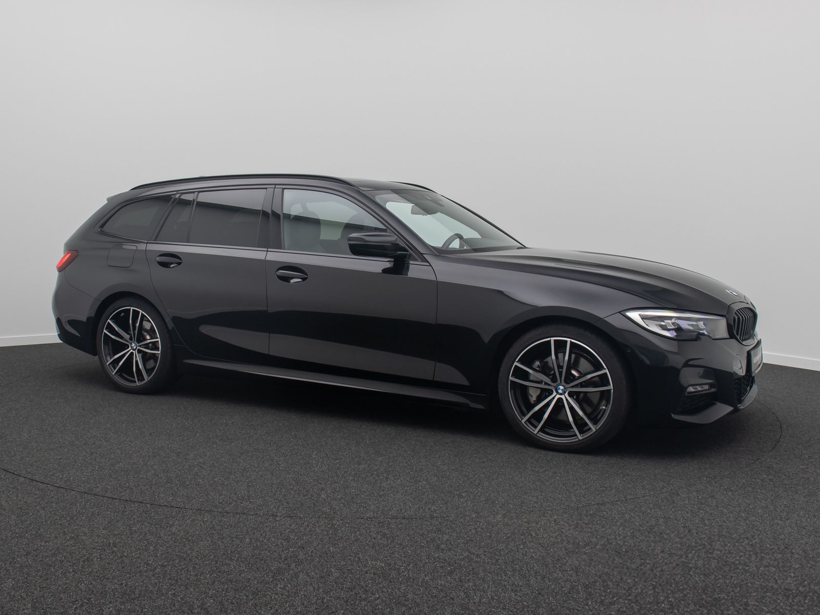 Fahrzeugabbildung BMW 330d M Sport DAB Kamera Leder ACC Alarm Pano 19"