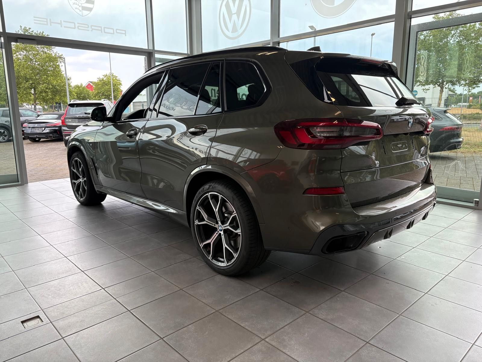 Fahrzeugabbildung BMW X5 xDrive 40 d M Sport