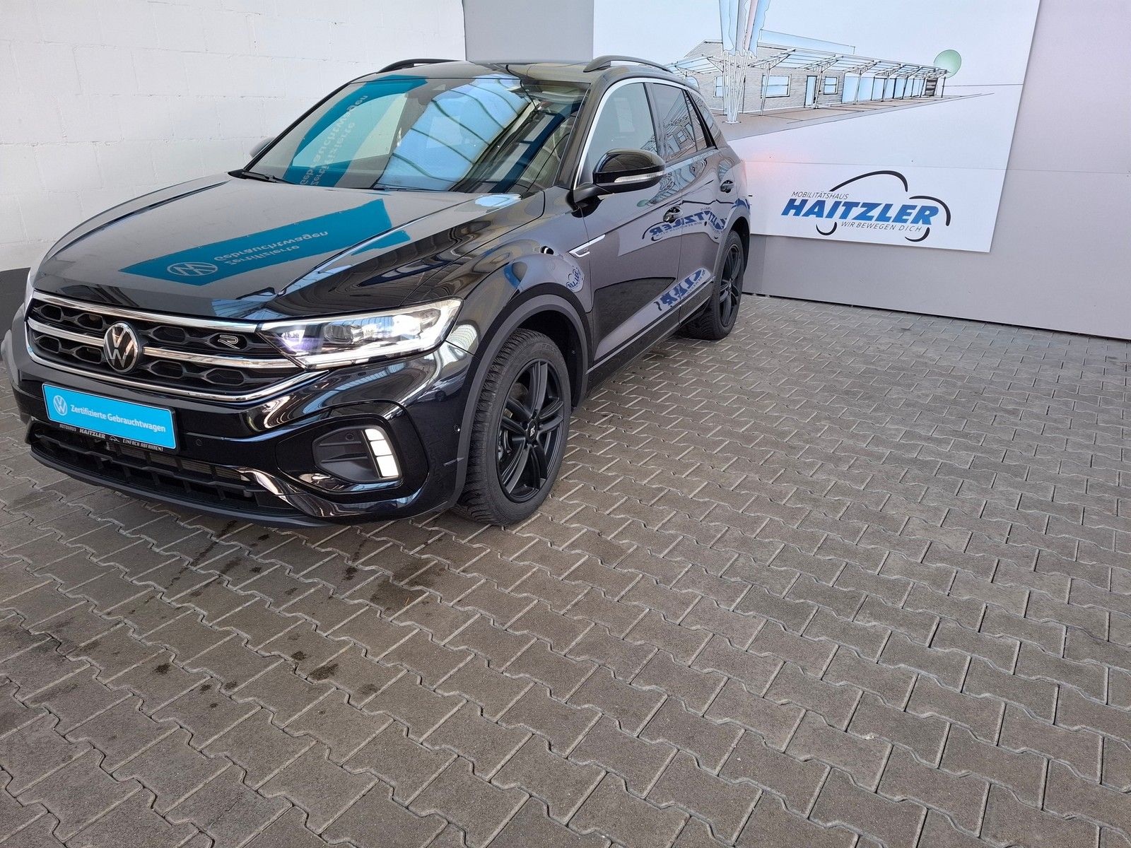 Fahrzeugabbildung Volkswagen T-Roc R-Line 2,0 TSI DSG 4Motion + Pano + Kamera
