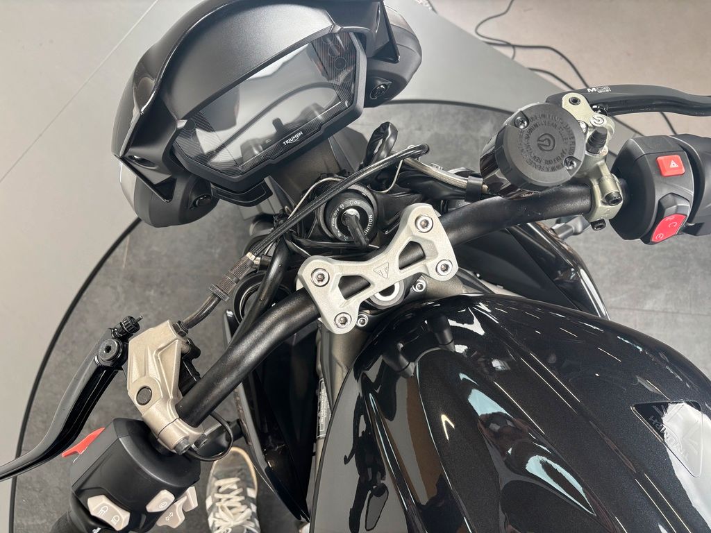 Fahrzeugabbildung Triumph STREET TRIPLE 765 RS *TOP-ZUSTAND *1. HAND