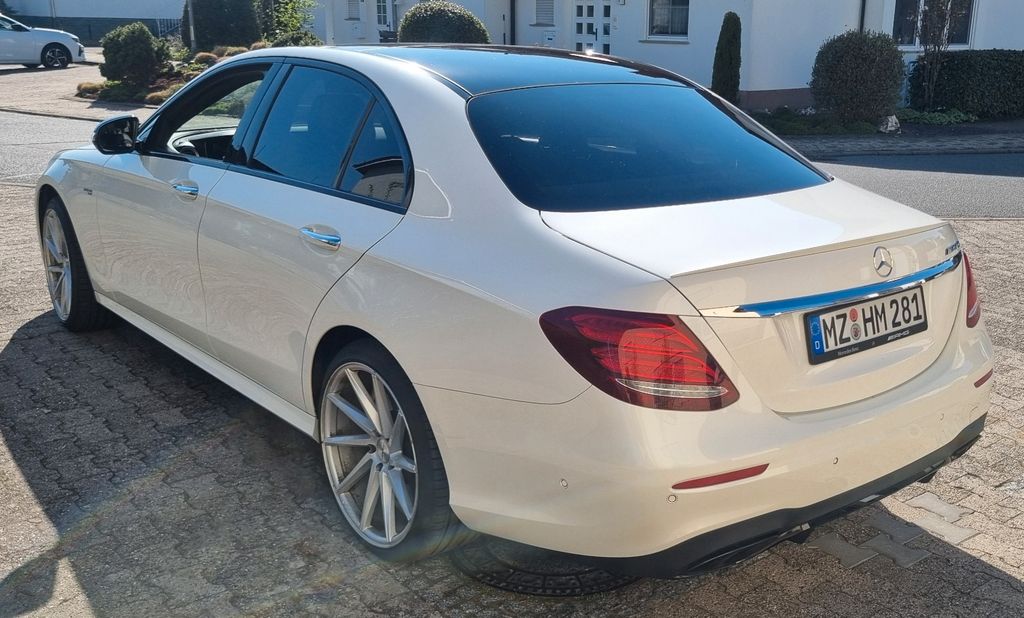 Mercedes-Benz E 43 AMG