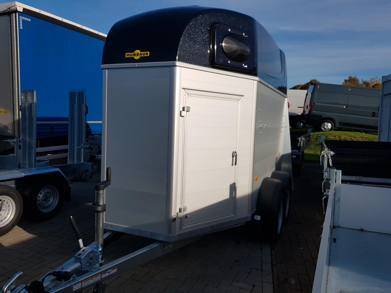 Humbaur Equitos Alu Plus 2,4t, Alu Boden, Sattelkammer
