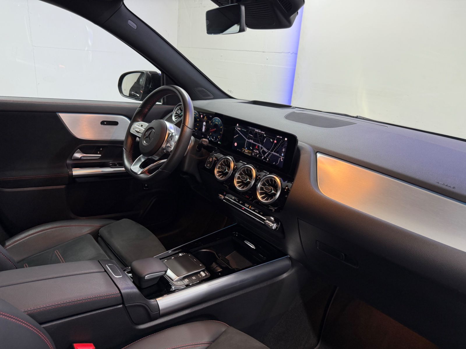 Mercedes-Benz GLA 250 4Matic AMG NIGHT 1HND 360° LED HUD APPLE foto 13