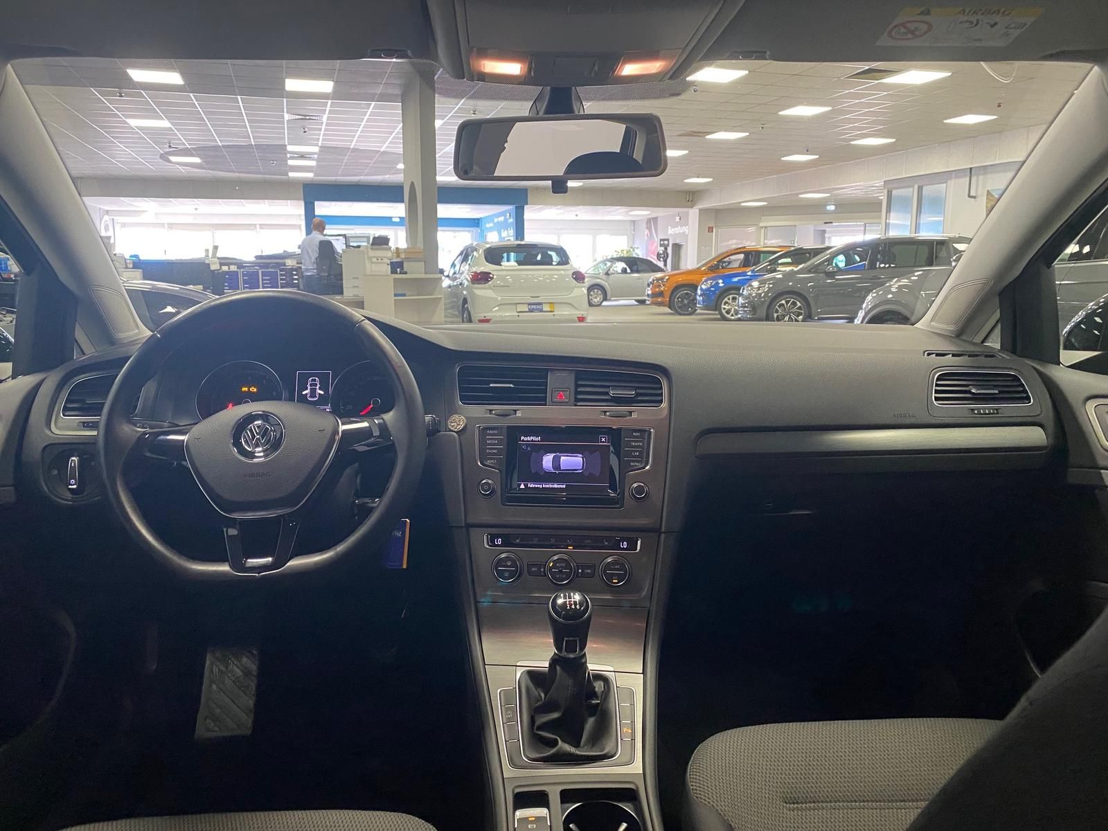 Fahrzeugabbildung Volkswagen Golf VII Comfortline+ALLWETTER+2-ZKLIMA+PDC+HEIZ