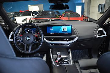 BMW XM - 4