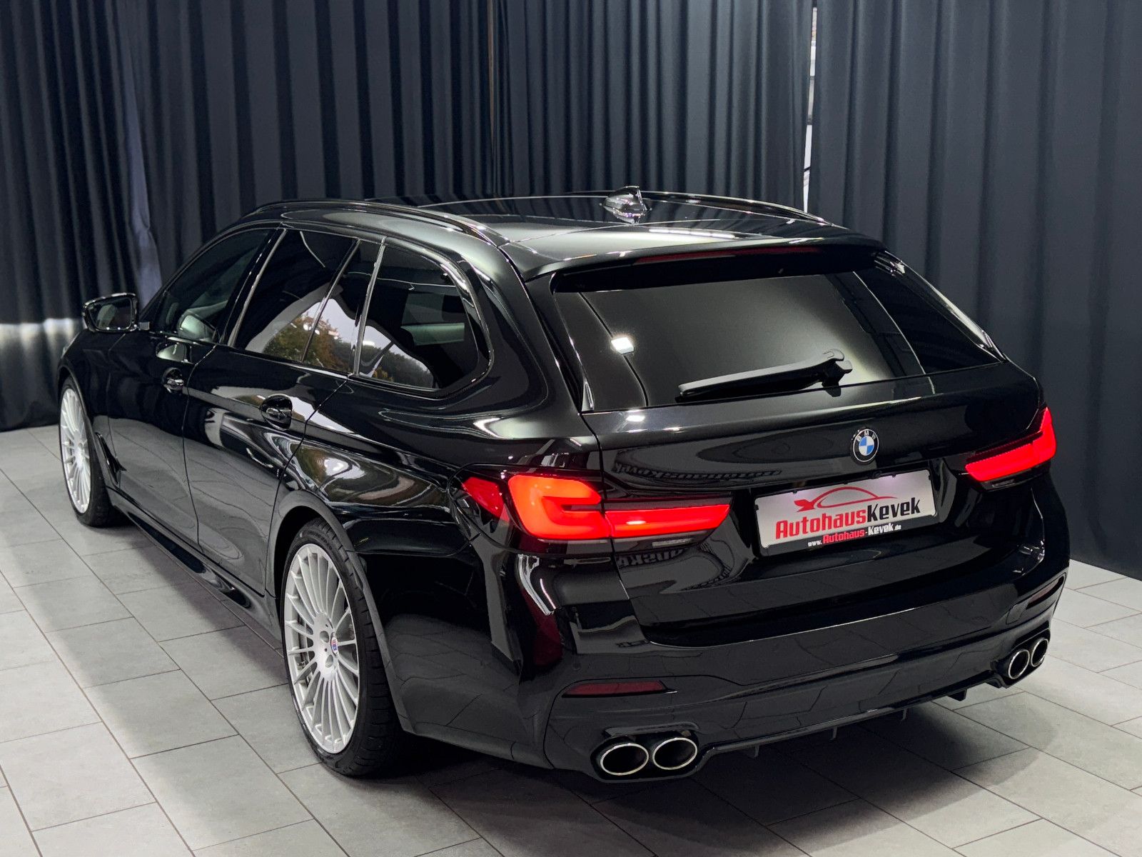 Fahrzeugabbildung ALPINA B5 4.4 Touring|LASER|PANO|HEAD-UP|VOLL