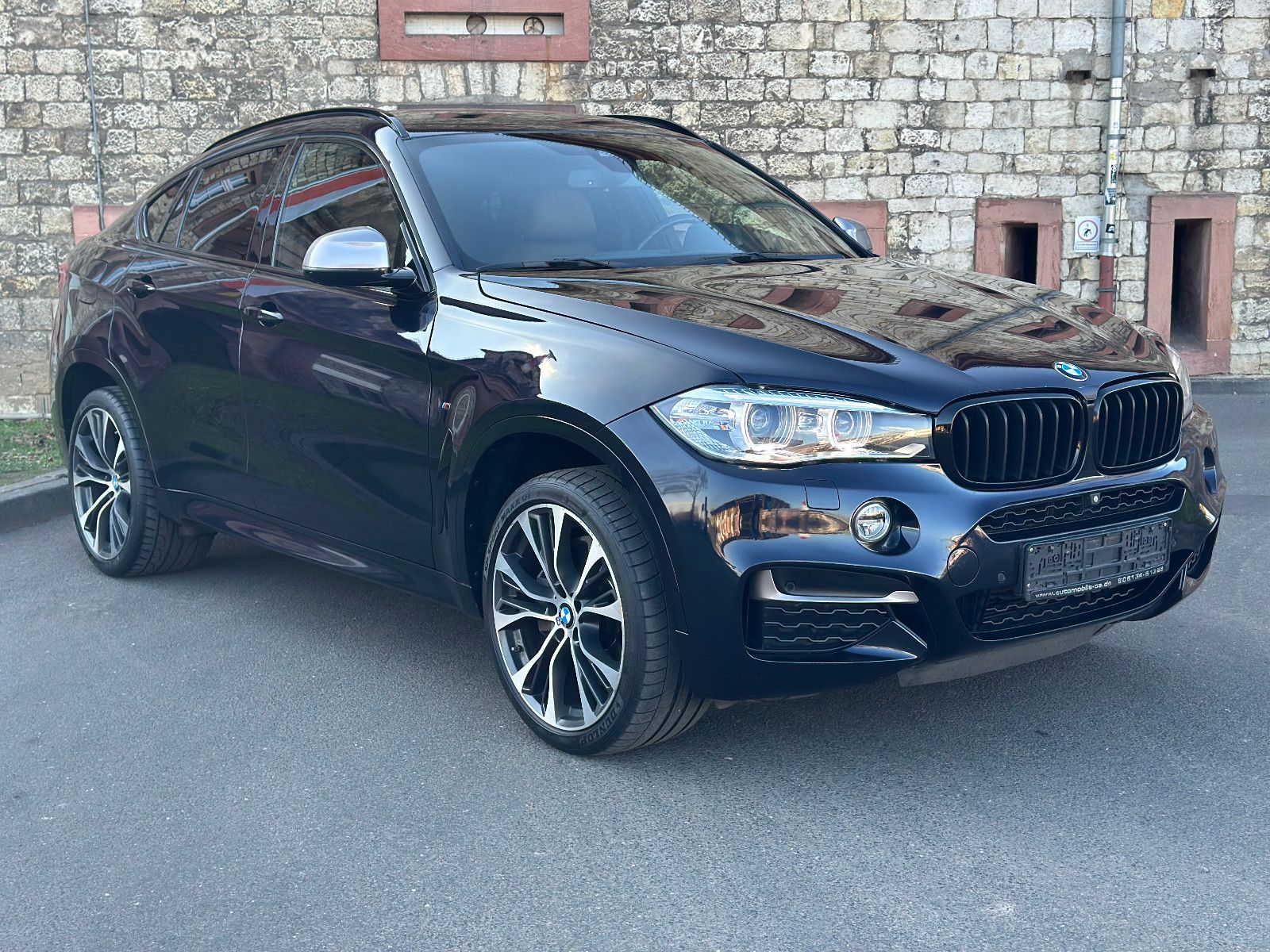 Fahrzeugabbildung BMW X6 M50 M SPORTPAKET*AHK+KAMERA*