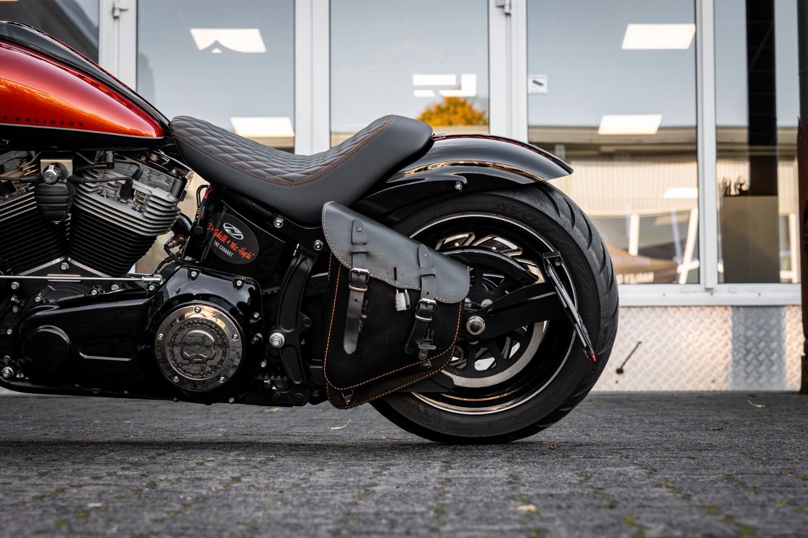 Fahrzeugabbildung Harley-Davidson FXS Softail Blackline - Jekill&Hyde-Custom Umbau