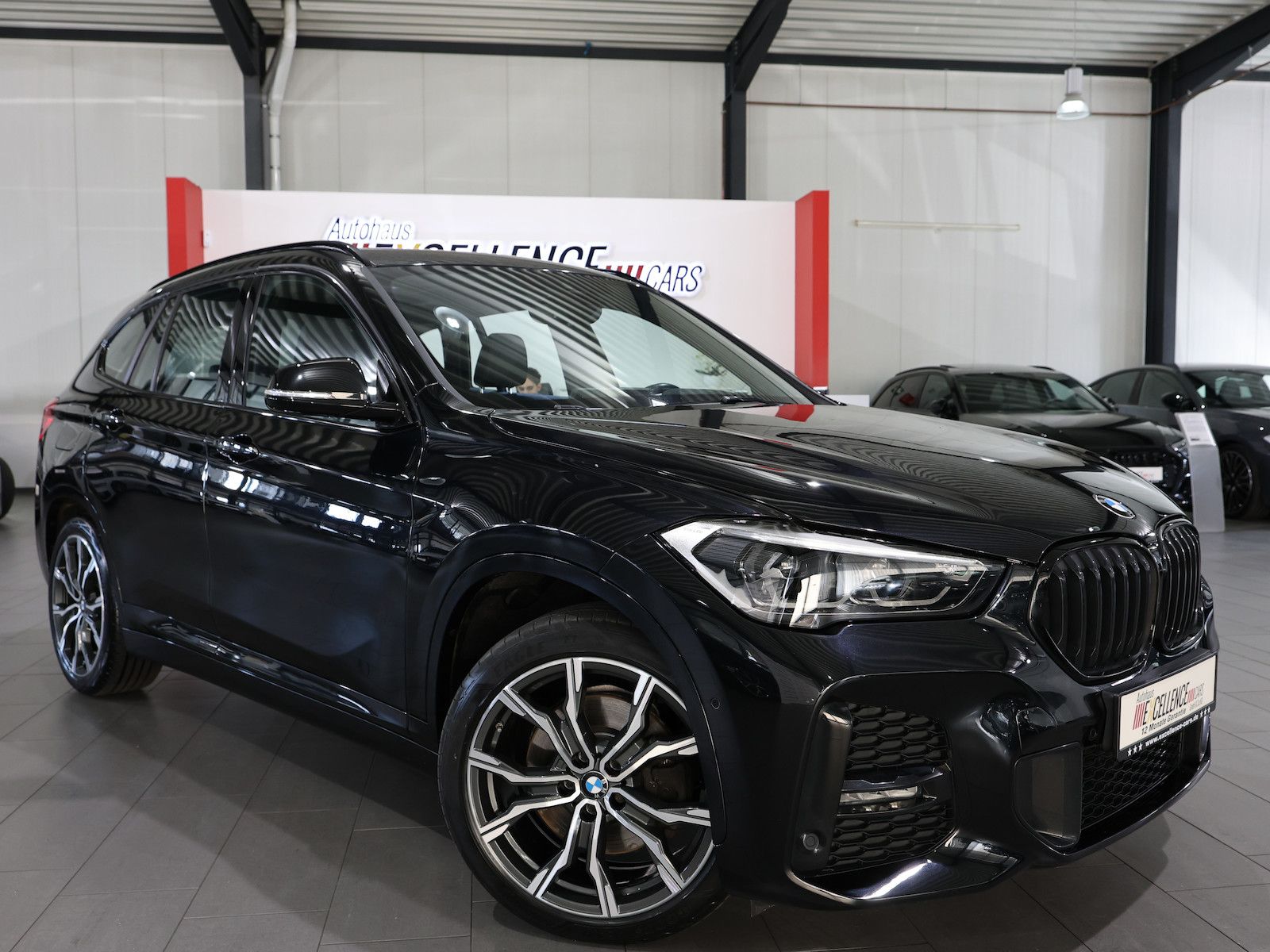 BMW X1 xDrive 20d M-SPORT SHADOW PANORAMA, LED imagem 2