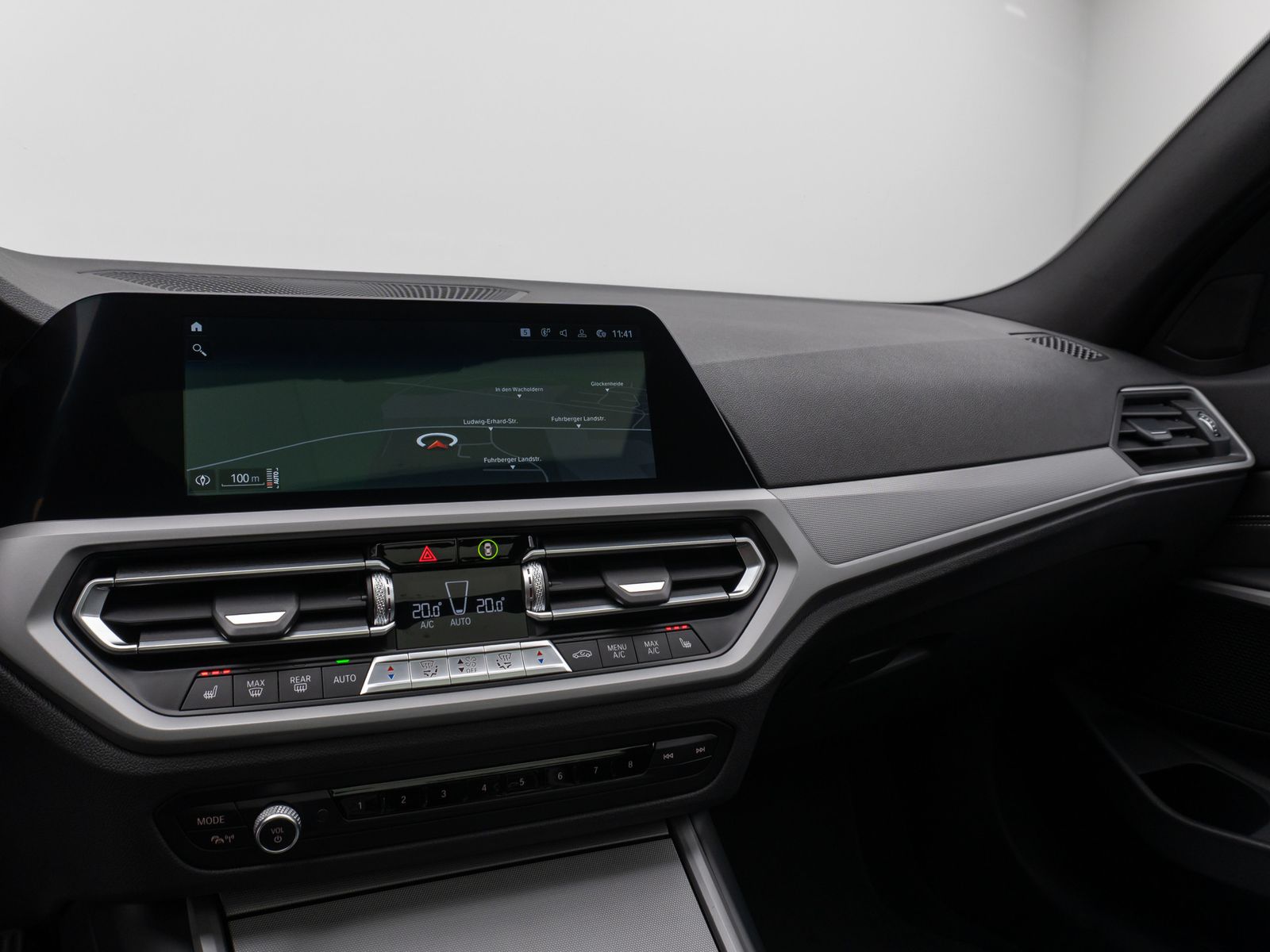 Fahrzeugabbildung BMW 330i Panorama Laser 360°HUD HiFi Komfort Sport