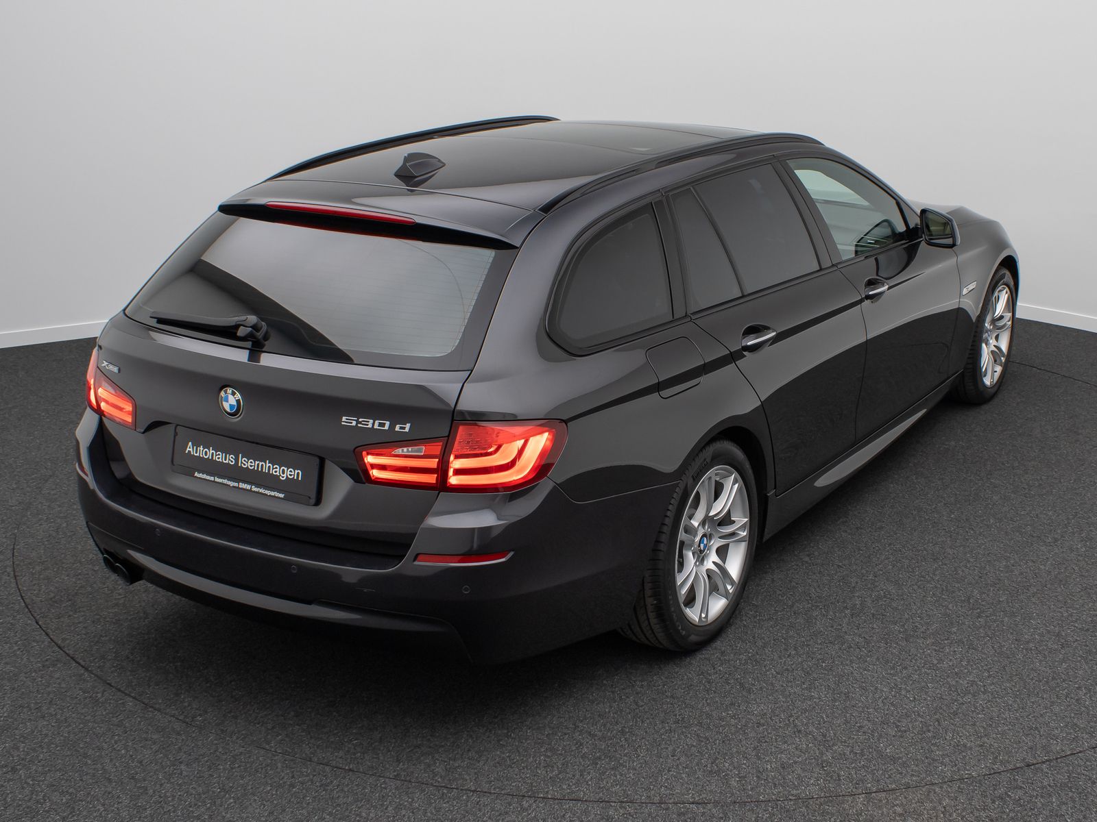 Fahrzeugabbildung BMW 530d xD M Sport Kamera HUD NaviPro Panorama HiFi