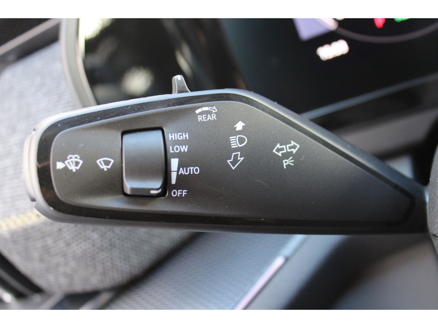 Fahrzeugabbildung SKODA Kodiaq Selection 1,5 TSI mHEV ACC AHK LED TWA RF
