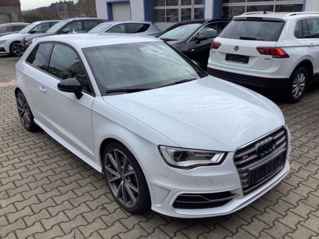 Audi S3 2.0 TFSI quattro,NAVI,Xenon,SHZ,GRA,Garantie