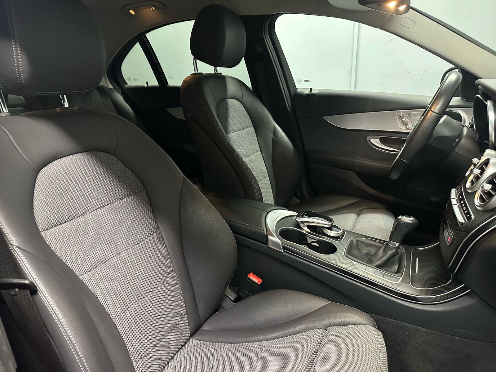 Fahrzeugabbildung Mercedes-Benz C 200  d Avantgarde*NIGHT*KAMERA*SPURH*TEMPO*NAV