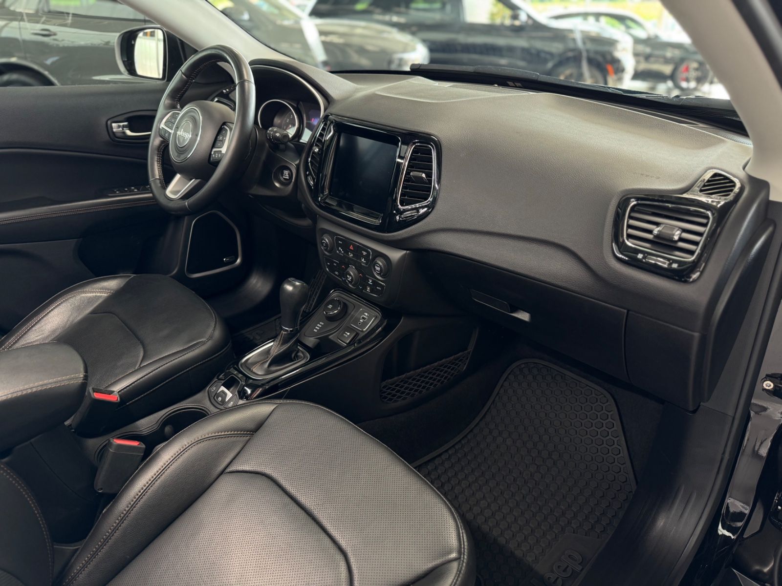 Fahrzeugabbildung Jeep Compass 1.4 T Limited 4WD "AHK GJR Luxus-Paket "