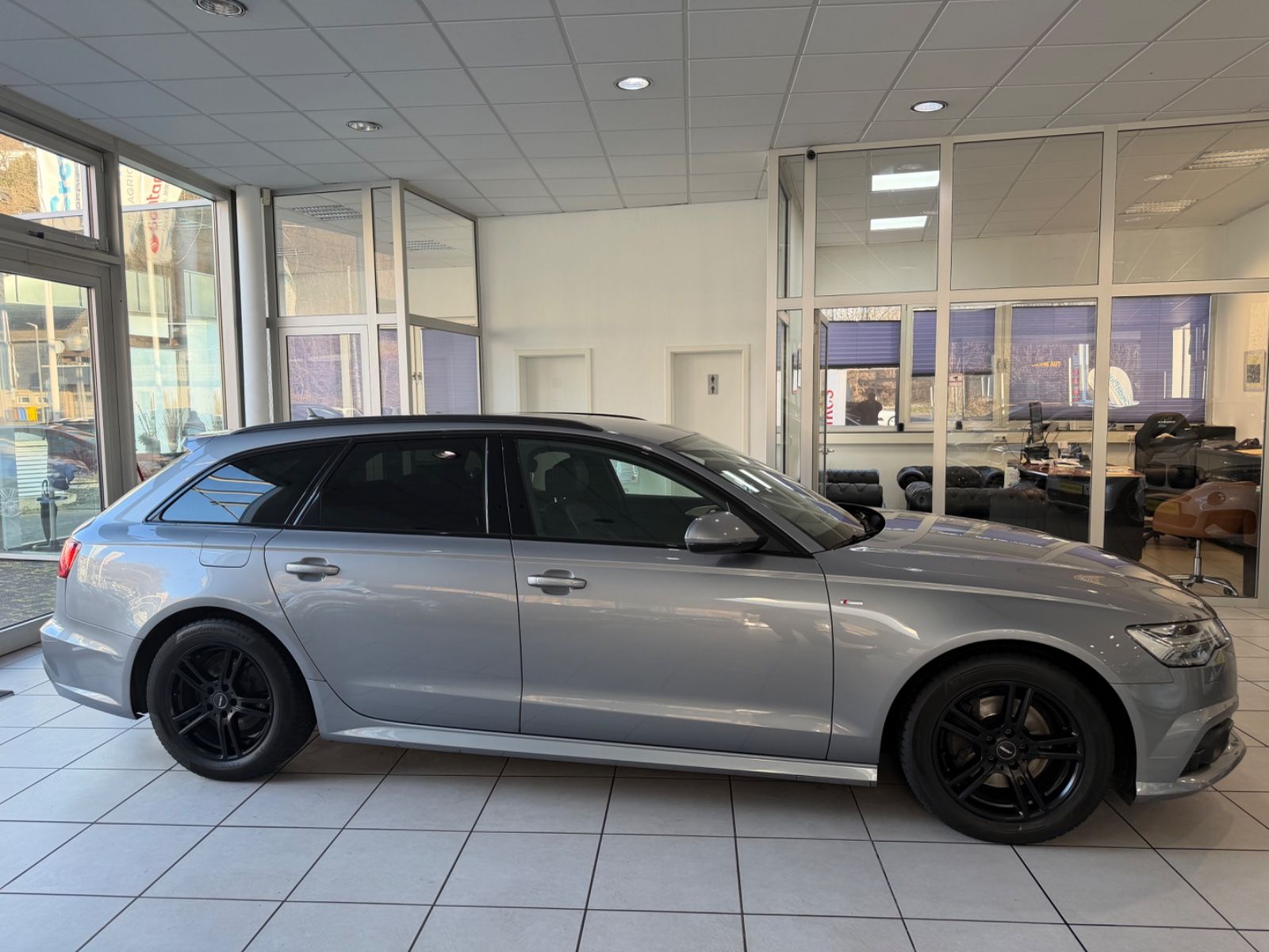 Fahrzeugabbildung Audi A6 Avant 2.0 TDI ultra*S-Line Plus