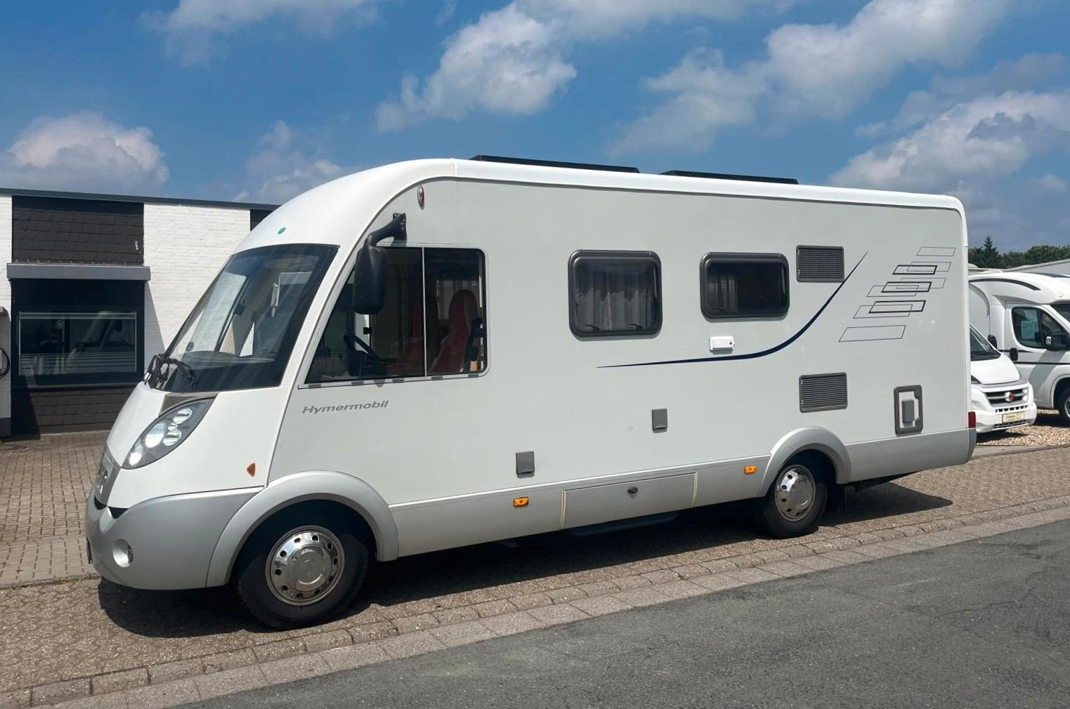 HYMER / ERIBA / HYMERCAR B 654 CL - Hub/Festbett - TV - Solar -
