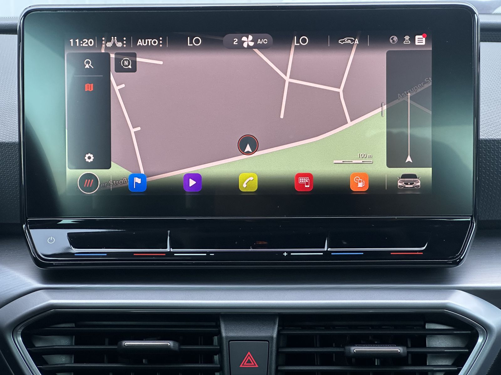 Fahrzeugabbildung SEAT Leon 1.5 eTSI DSG FR NAV+LED+KAMERA+18ZO+LHZ+VC