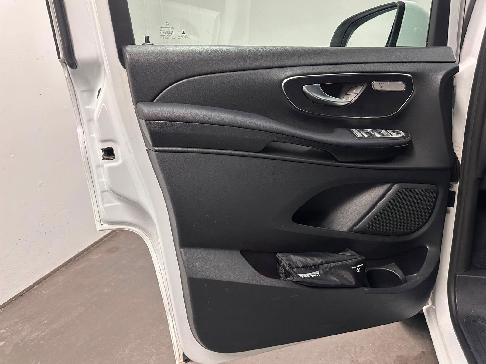 Fahrzeugabbildung Mercedes-Benz V 220 d Aut. EDITION kompakt*6-Sitz*DISTRO*SDH*