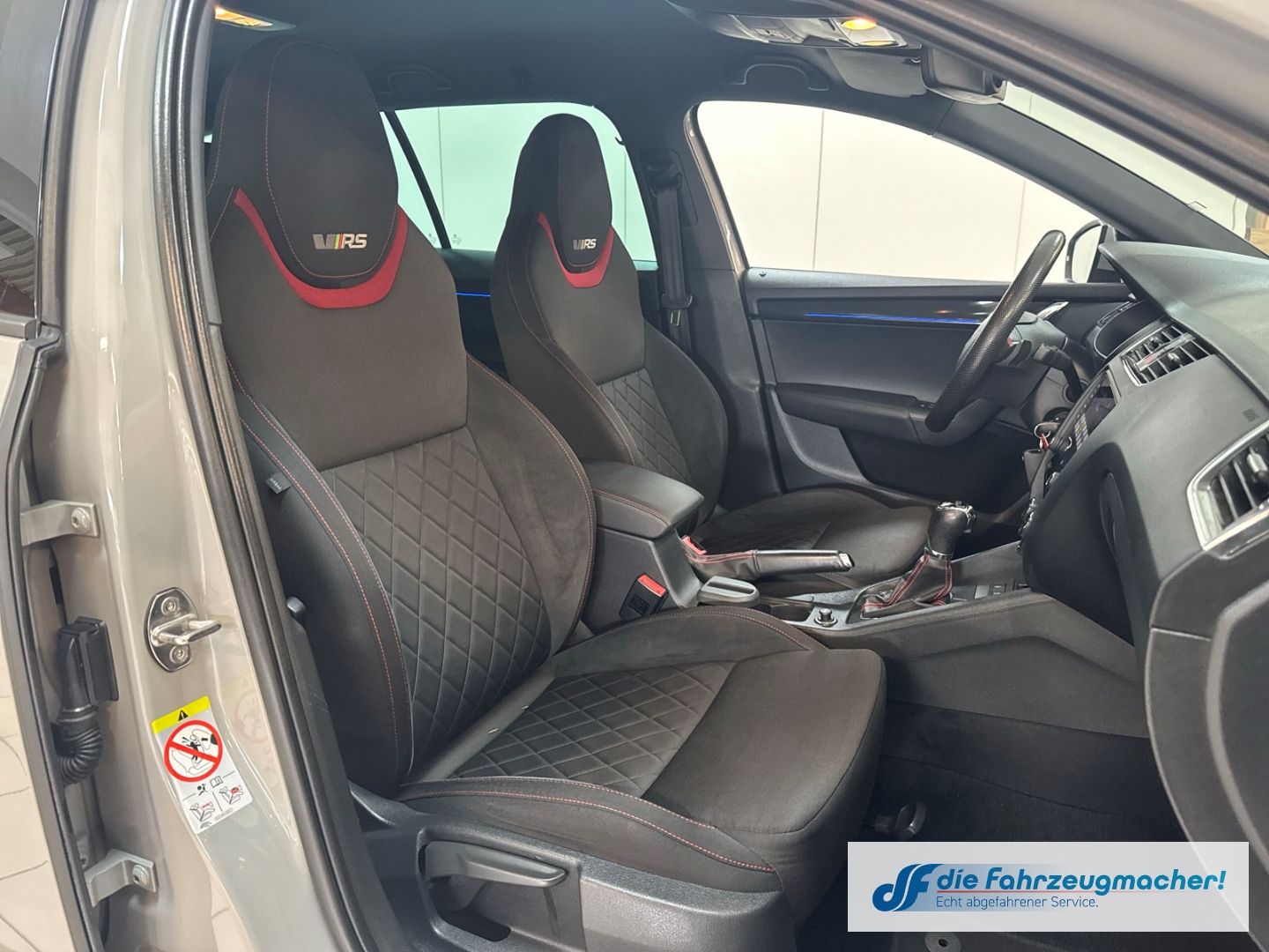 Fahrzeugabbildung SKODA Octavia Combi RS 4x4 Sportpaket AHK Navi LED *EX