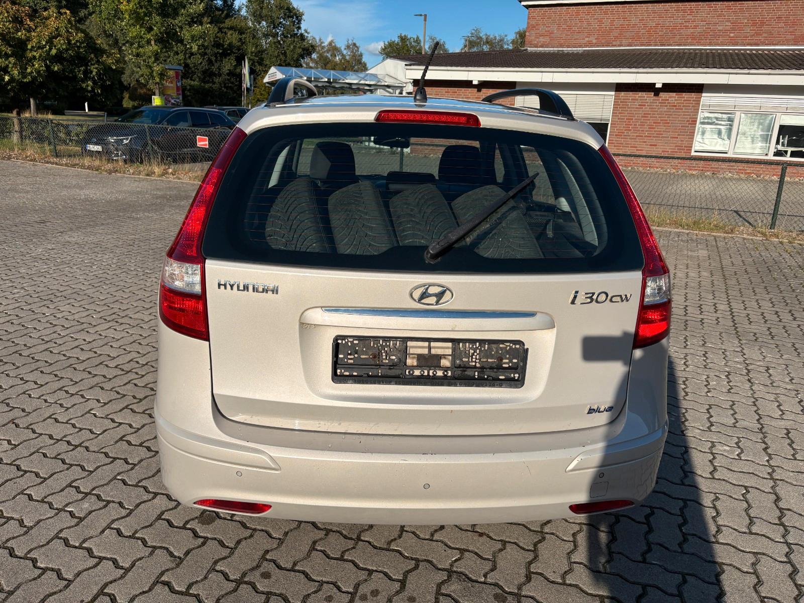 Hyundai i30 2010 — photo 7