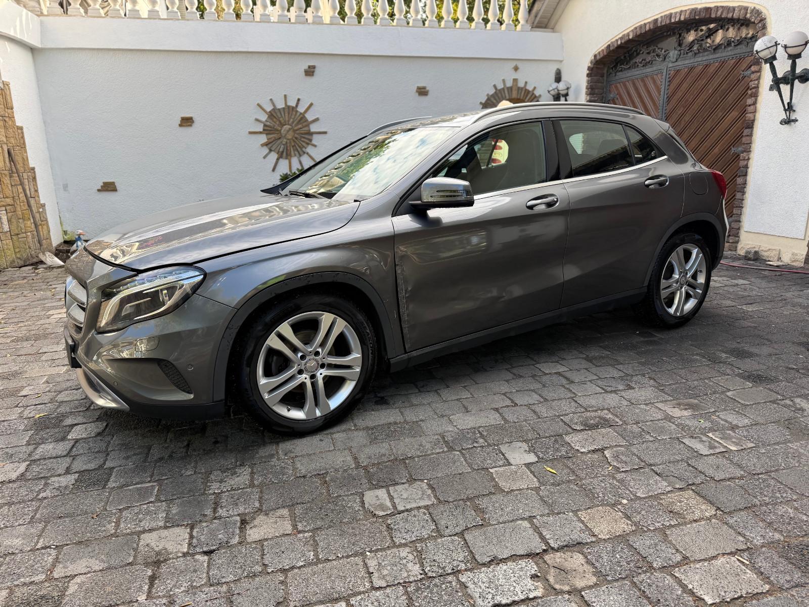 Mercedes-Benz GLA 200 2Hd