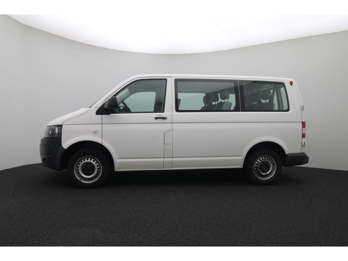 Fahrzeugabbildung Volkswagen T5 2.0 9-Sitzer