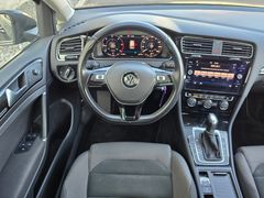 VW Golf VII R-line 2.0TDI 150PS DSG Navi AHK LED