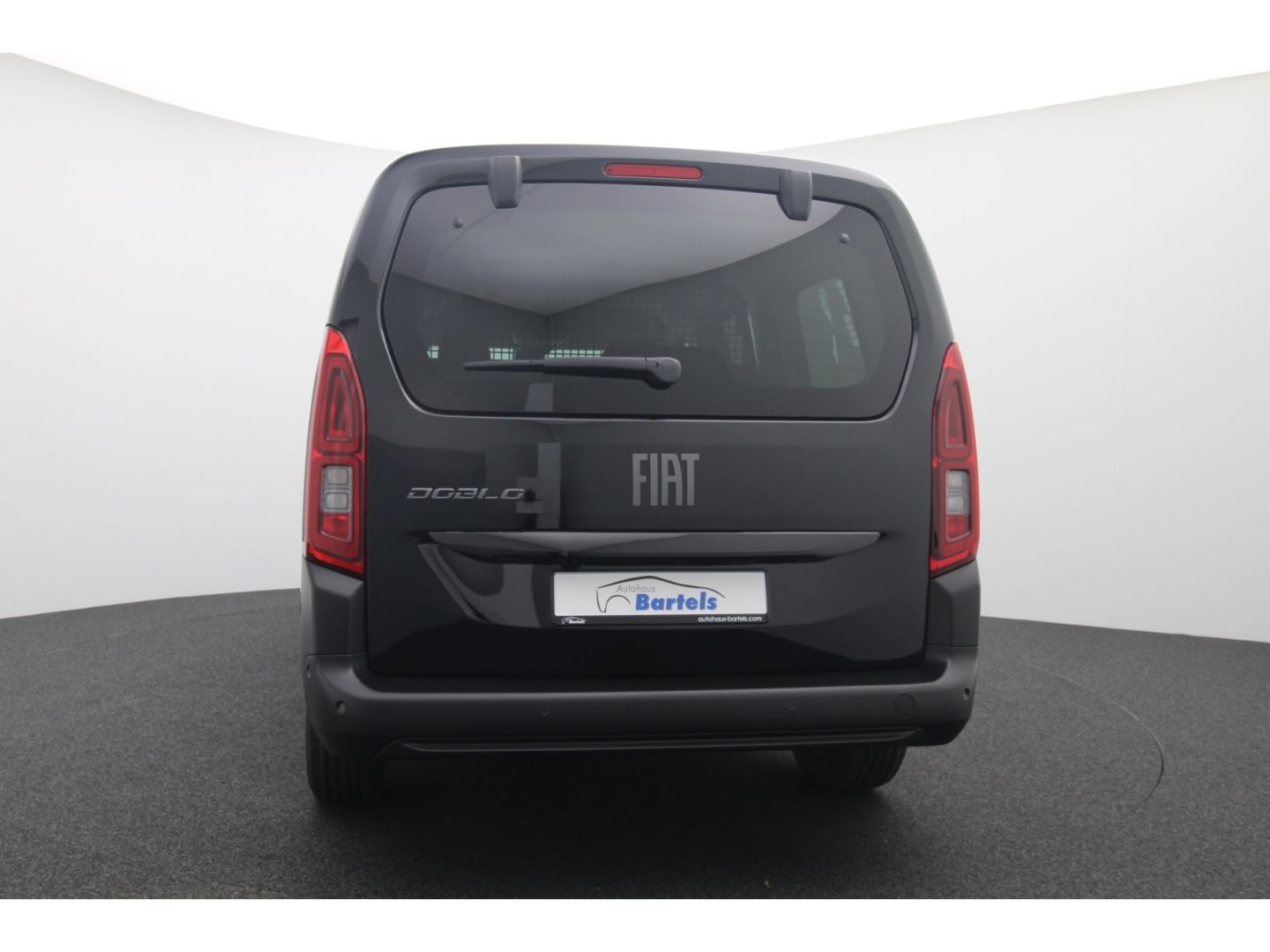 Fahrzeugabbildung Fiat Doblo Kombi L2 1.5 Diesel 96 kW Navigation