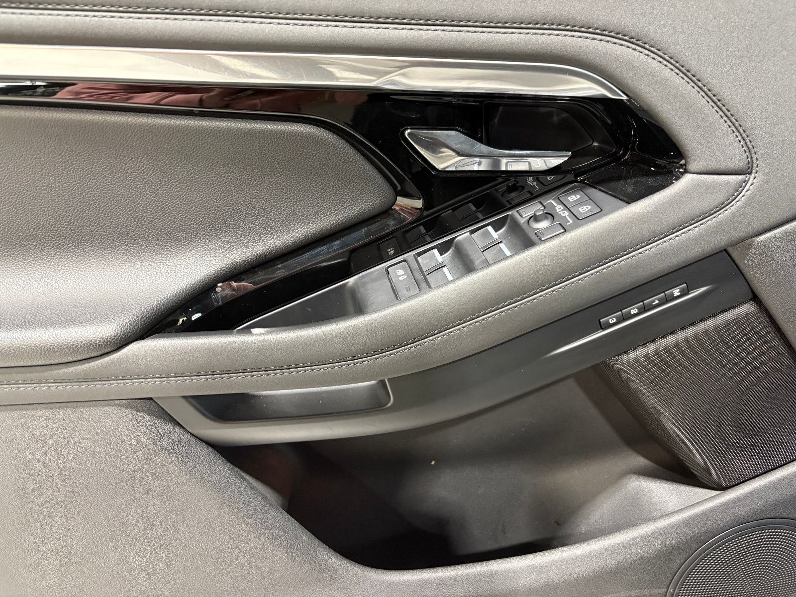 Fahrzeugabbildung Land Rover Range Rover Evoque R-Dynamic SE/MEMORY/ACC/APPLE