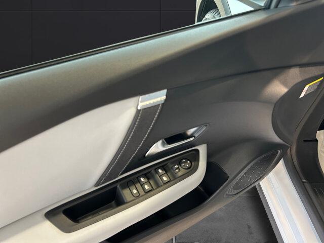 Citroën C4 MAX 145 BAR +360°RFK+Schiebedach+GJR+FSH+HUD+