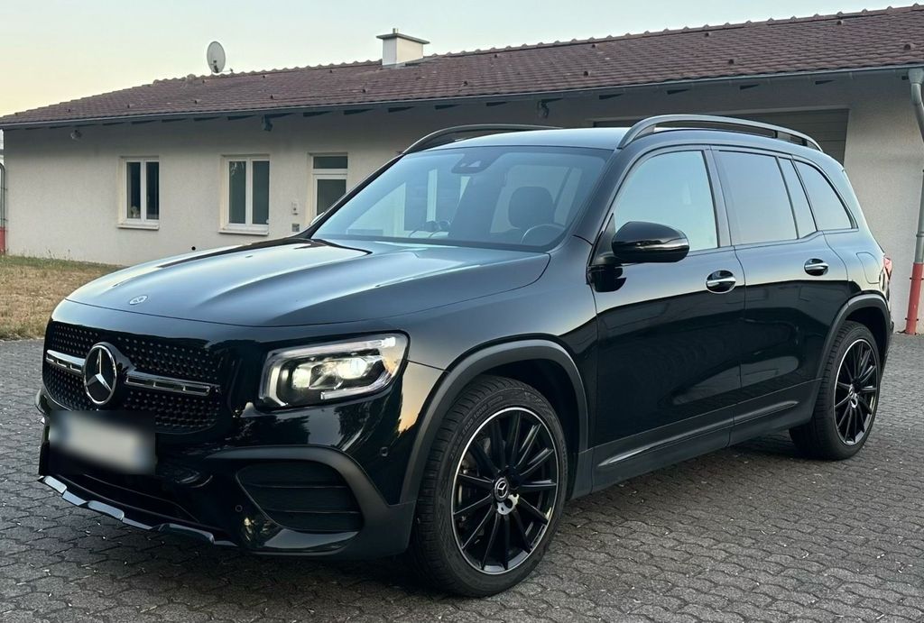 Image of Mercedes-Benz GLB 200