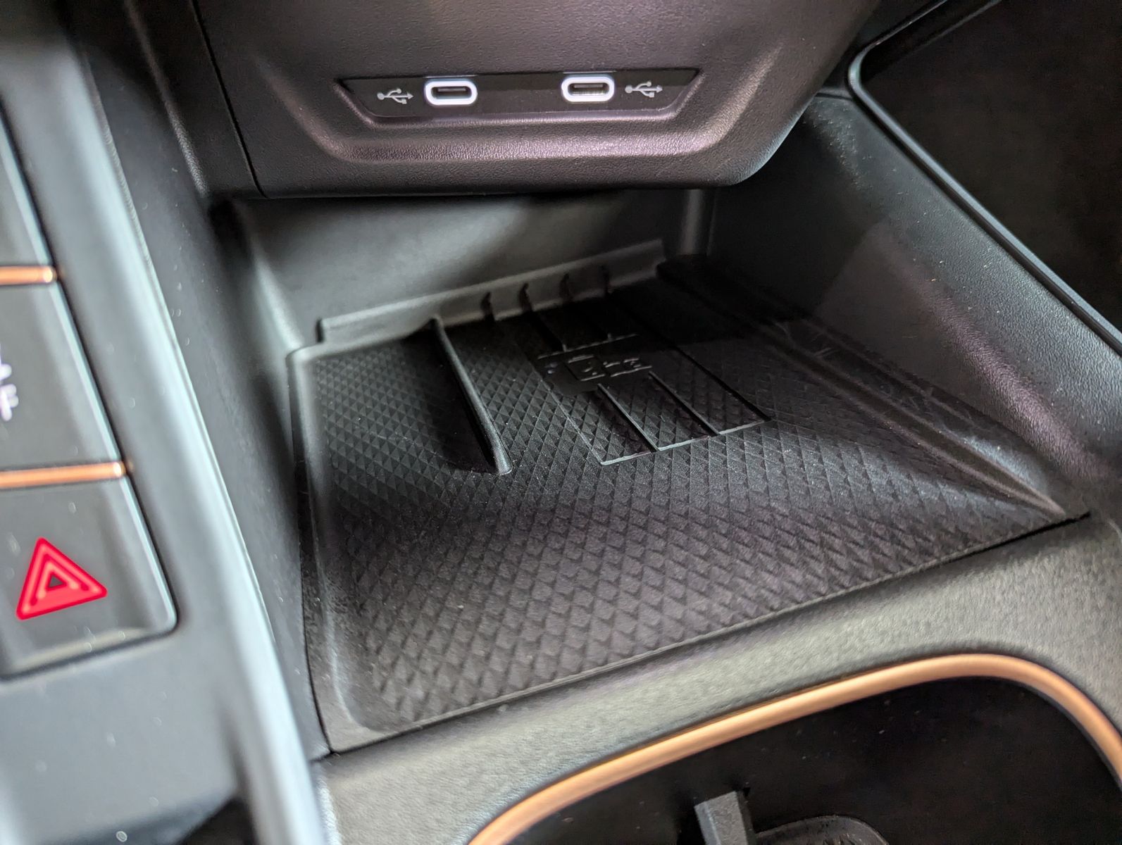 CUPRA Terramar 1.5 eTSI Sennheiser Edge-Paket HUD 19" - Image 25