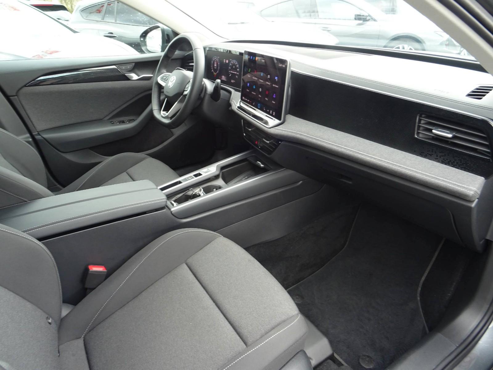 Volkswagen Passat Variant 1.5 eTSI 110 kW DSG LED PDC SHZ